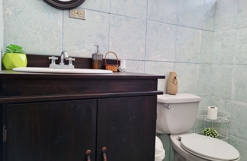Villa Bonita Appartement | Entire Cozy apartment for your, 5 min SJO airport