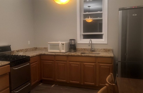 Newark Maison | ENTIRE floor apartment 4 bedrooms Newark New Jersey