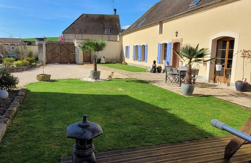Saudoy Villa | Gîte entier 15 pers avec jardin , piscine et vrai jacuzzi accès gratuit 24h/24!