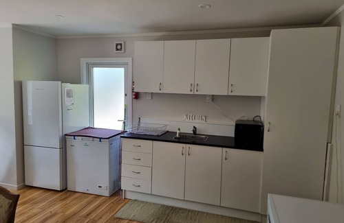 Johnsonville Maison | Entire Ground Floor Full Privacy Family-friendly Popular to Ferry-catchers