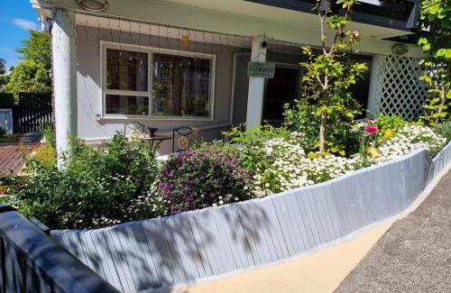 Johnsonville Appartement | Entire ground floor with full-privacy and family-friendly popular to ferry catchers
