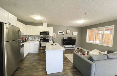 Langford Maison | Entire Guest Suite in Thetis Height