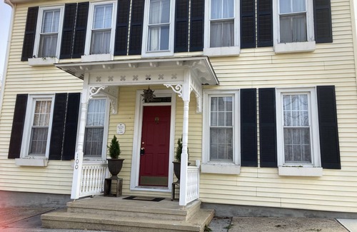 Ono Maison | Large Historic Home in a Small Town - very spacious and perfect for families!