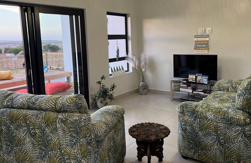 Langebaan Maison | Entire holiday home 5 minutes from the Beach - Kite Surfing. Comfortable, new!