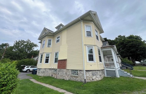Geneva Maison | Entire Home: Central & Spacious 7BD 2.5 BA in DT Geneva