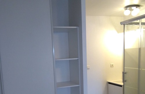 Lodeve Appartement | Logement entier pour 2. 30m2 dans résidence avec terrasse privée de 8m2