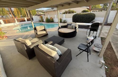 Grantville Maison | Entire home, Heated Pool, Free Parking, WiFi, Pets are allowed