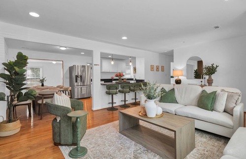 Alexandria West Maison | Entire home in Alexandria, Virginia