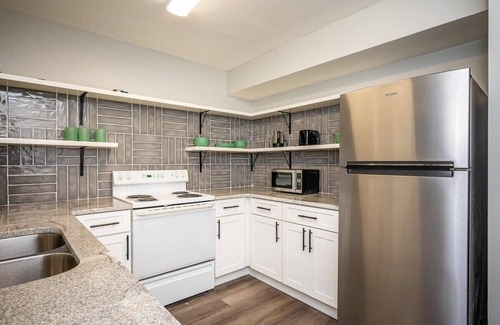 Norcross Maison | NEW ENTIRE PLACE COZY QUIET 2b2b TOWNHOUSE