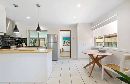 Wurtulla Maison | Entire home in Wurtulla, Australian6 guests*3 bedrooms*4 beds*1 bath