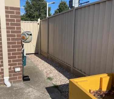 Yarraville Maison | Entire Home with Yard, Perfect for Pets & You!
