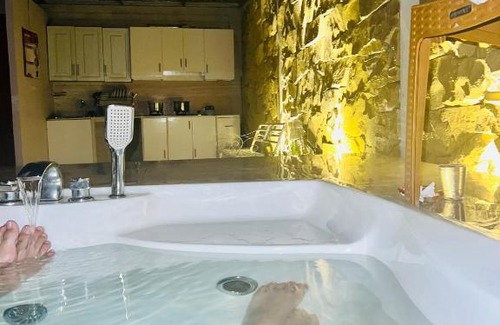 Serpong Maison | Entire house in BSD with a jacuzzi