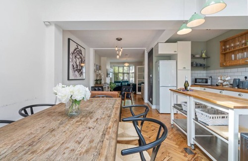 Wimbledon Park Maison | Entire House sleeps 8 with free parking