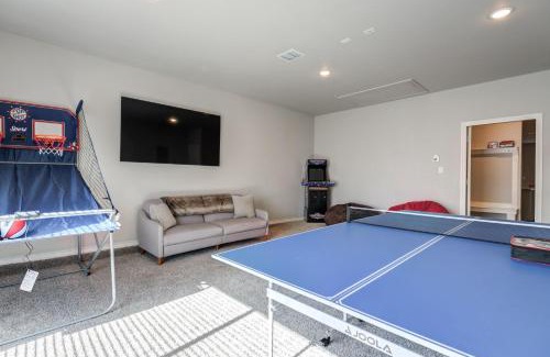 Lubbock Maison | Entire House~ Spacious~ Prime Location~ Backyard
