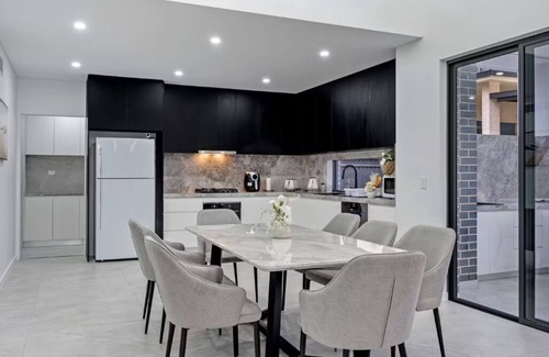 Peakhurst Maison | Spacious New Home near Hurstville | Family-Friendly + Parking + Backyard