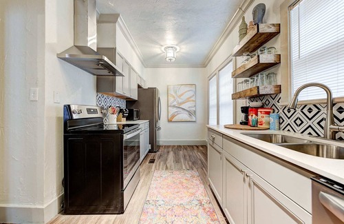 Lincoln Terrace Maison | Entire Lincoln Lodge–by OU Med, Bricktown, Arena
