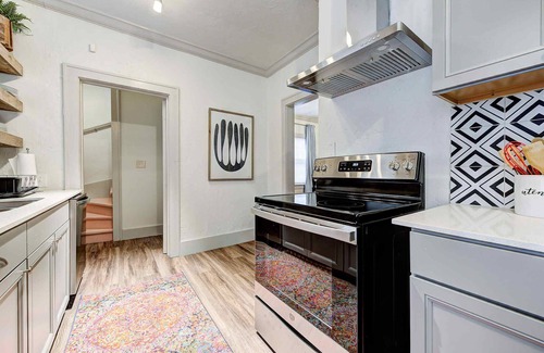 Lincoln Terrace Maison | Entire Lincoln Lodge–by OU Med, Bricktown, Arena