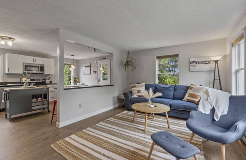 Windham Maison | Entire Modern Chic Home in Windham
