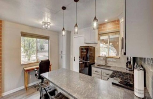 Oro Valley Maison | Entire guesthouse hosted by Karen