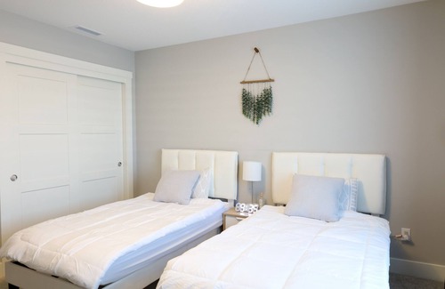 Vancouver Maison | Entire Newly Built Townhome in Mid-Century Modern