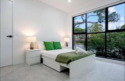 Peakhurst Maison | Entire Place 2 Bedroom Ground House Free Parking