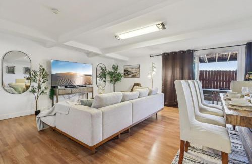 La Presa Maison | Entire Private 4-Bedroom Home w Gated Yard, Parking, King Bed, Available Now