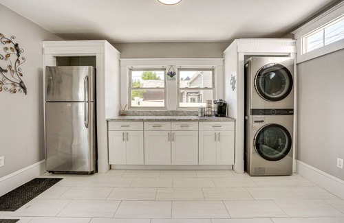 Lynn Maison | Entire Private home 3BDS 1 and half BTHS