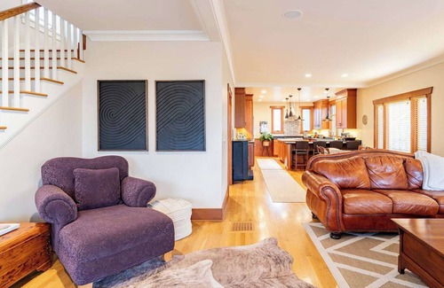 West Queen Anne Maison | Entire property: Main House, Basement Apartment (separate) & Cottage (separate)
