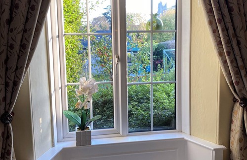 Taunton Maison | Entire spacious country home in beautiful Staple Fitzpaine