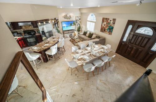 City Heights Maison | Entire Spacious 4-Bedroom 4-Bath House w Garage, Gated Yard, Available Now