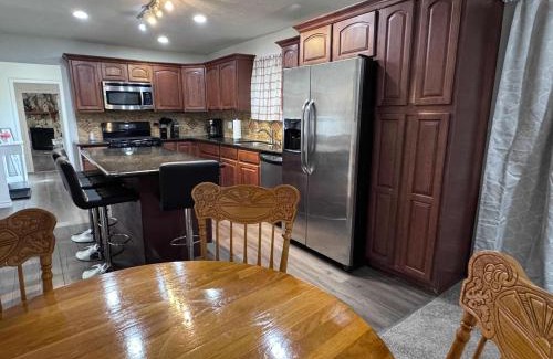 Port Arthur Maison | Entire Spacious 4 BR Home for Professionals