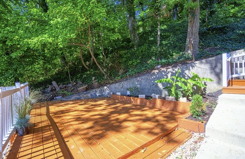 Nauck Maison | Entire Townhouse In Arlington | Free Parking