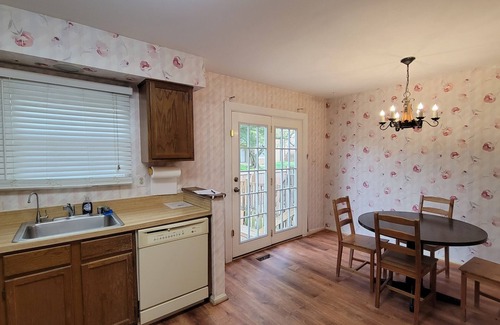 Fairland Maison | Entire Townhouse in a safe neighborhood