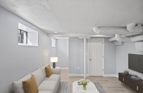 Lynn Appartement | (ENTIRE UNIT)Swampscott Apt, Lots Of Natural Light, 20 mins To Swampscott Beach