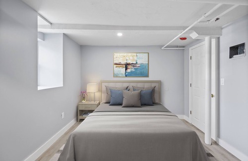 Lynn Appartement | (ENTIRE UNIT)Swampscott Apt, Lots Of Natural Light, 20 mins To Swampscott Beach