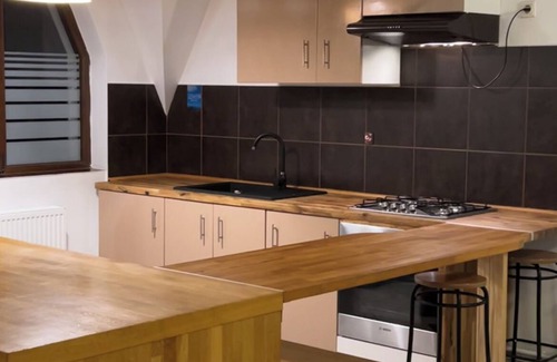 Busteni Villa | Entire villa for 10 people, in Bușteni, with mountain view