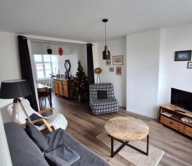 Arras Appartement | Entre les places, spacieux avec Parking Gratuit
