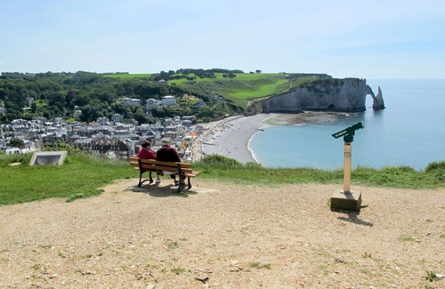 Saint-Pierre-en-Port Maison | Entre mer et jardin by Interhome