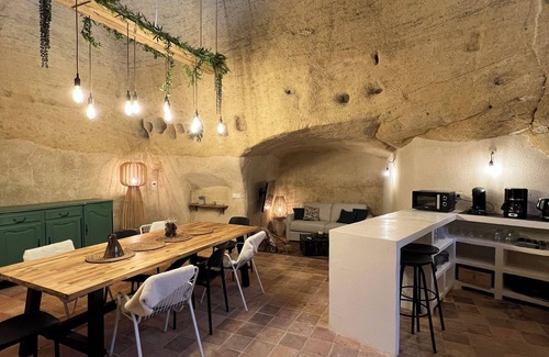 Doue-la-Fontaine Maison | Entre Nous "Au Troglo" Maison Troglodyte avec jacuzzi