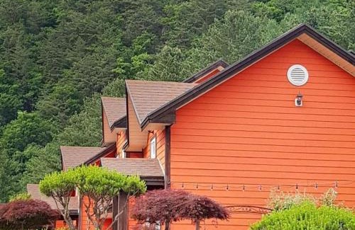 Heungjeonggyegok Maison | Eoullim Pension - Moonlight Yard
