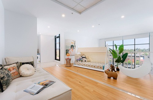 Strathfield Copropriété | Epic city view penthouse 3b near station