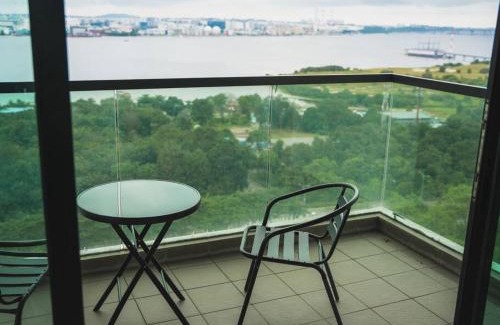 Bandar Baru Permas Jaya Appartement | Epic Marina View Puteri Harbour 3BR by Unique Home