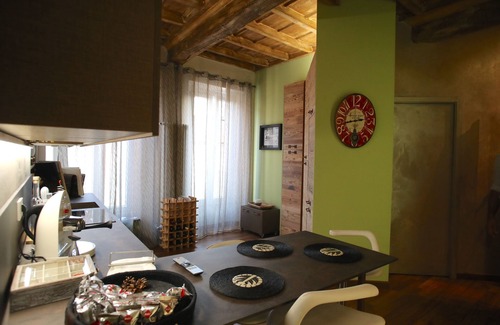 Somma Lombardo Lit Et Petit-Déjeuner | Epicurus guest house: Zeus