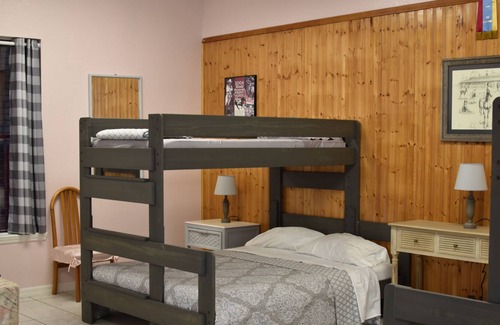 Reddick Appartement | Equine Friendly- Studio Apartment & 6 Stalls