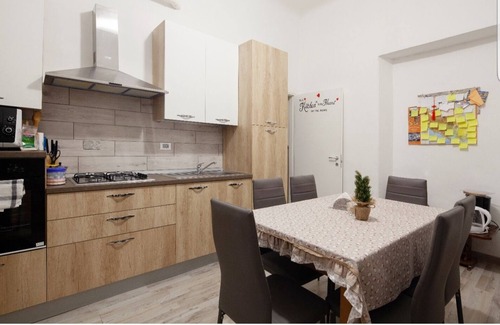 La Spezia Historic Centre Appartement | Appartement équipé, avec 43 "TV et Netflix, à 2 minutes de la gare,