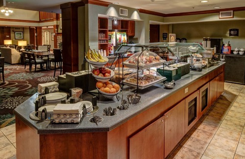 Glendale Copropriété | Suite King Équipée | Petit-déjeuner gratuit, piscine extérieure + bain à remous partagé