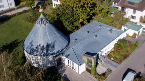 Kelheim Appartement | Erholungsreich - Große familienfreundliche Ferienwohnung in ehemaliger Kirche