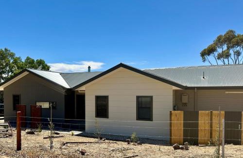 Upper Wakefield Maison | Ernie's Acre
