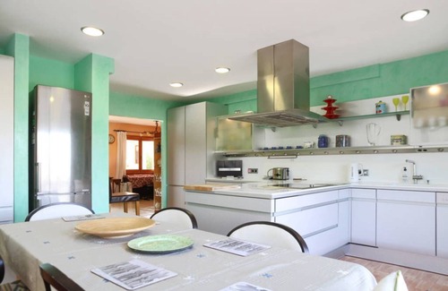 Badia Blava Villa | Piscine privée, vue sur la mer avec des couchers de soleil fabuleux, cuisine moderne, climatisation, wifi, grande salle de jouets