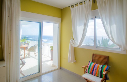 Playa Honda Villa | RÉVEILLEZ-VOUS EN REGARDANT LA MER! GRANDE PISCINE PRIVÉE, VUES, BBQ, WIFI